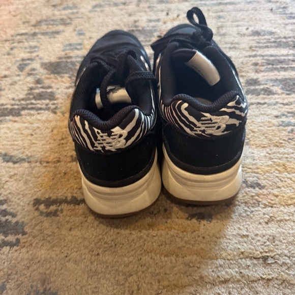 New Balance Sneakers Women's 8.5 Black Animal Print Leather 997H - Picture 4 of 6